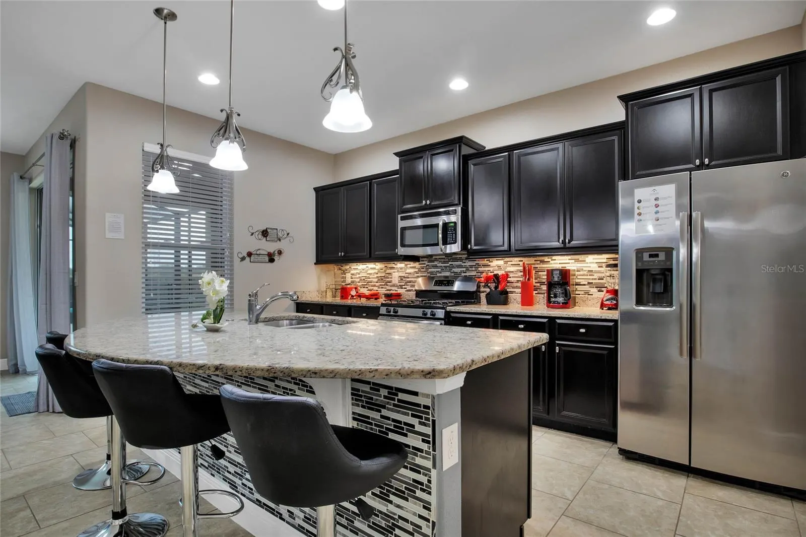 4103 OAKTREE DR