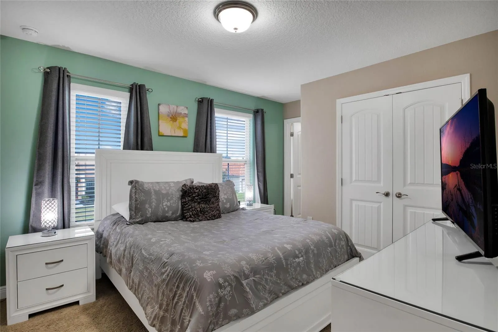 4103 OAKTREE DR