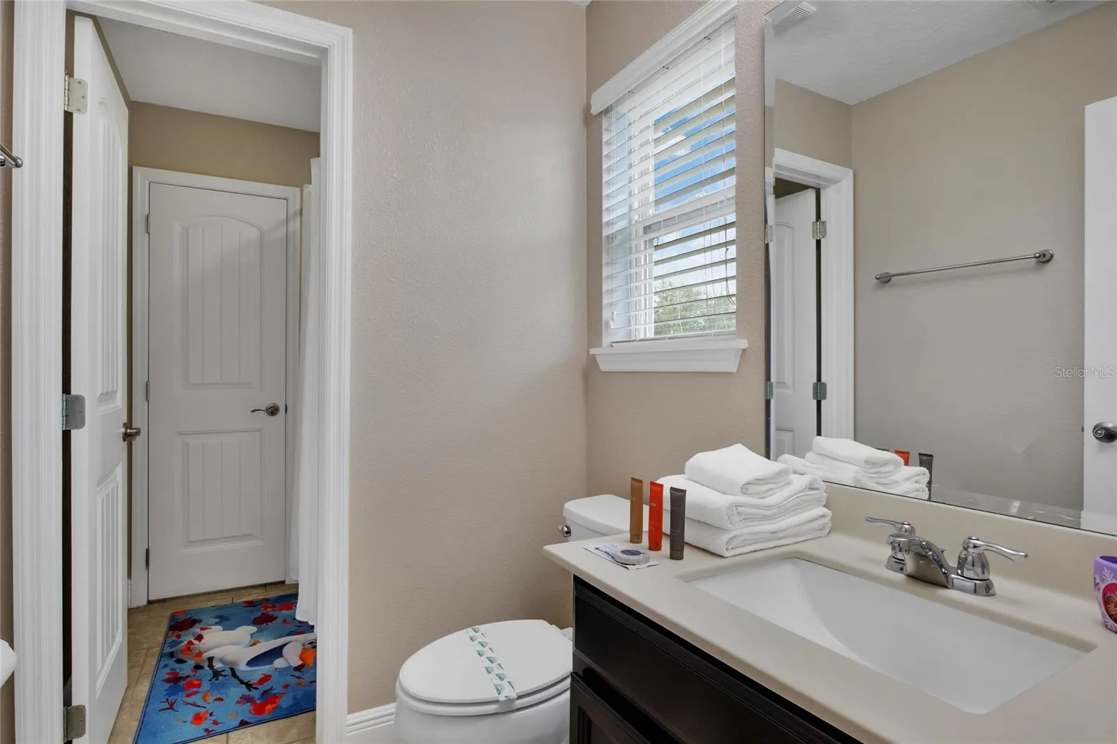 4103 OAKTREE DR
