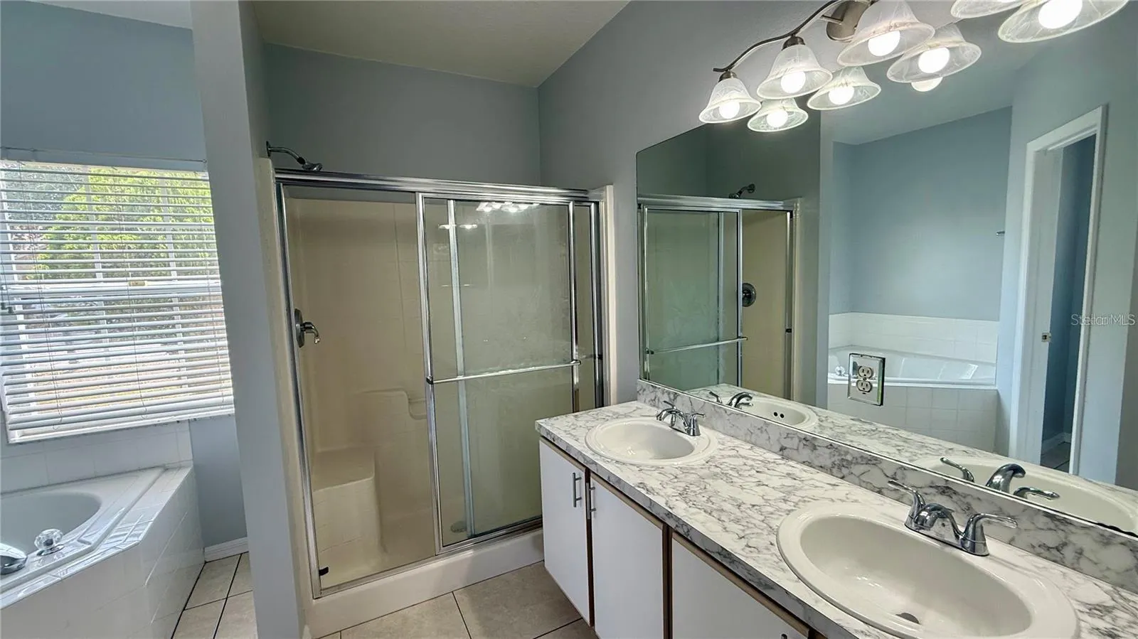 526 MARICOPA DR