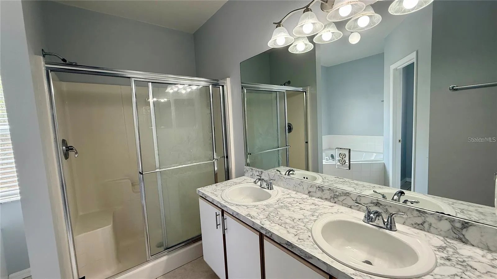 526 MARICOPA DR