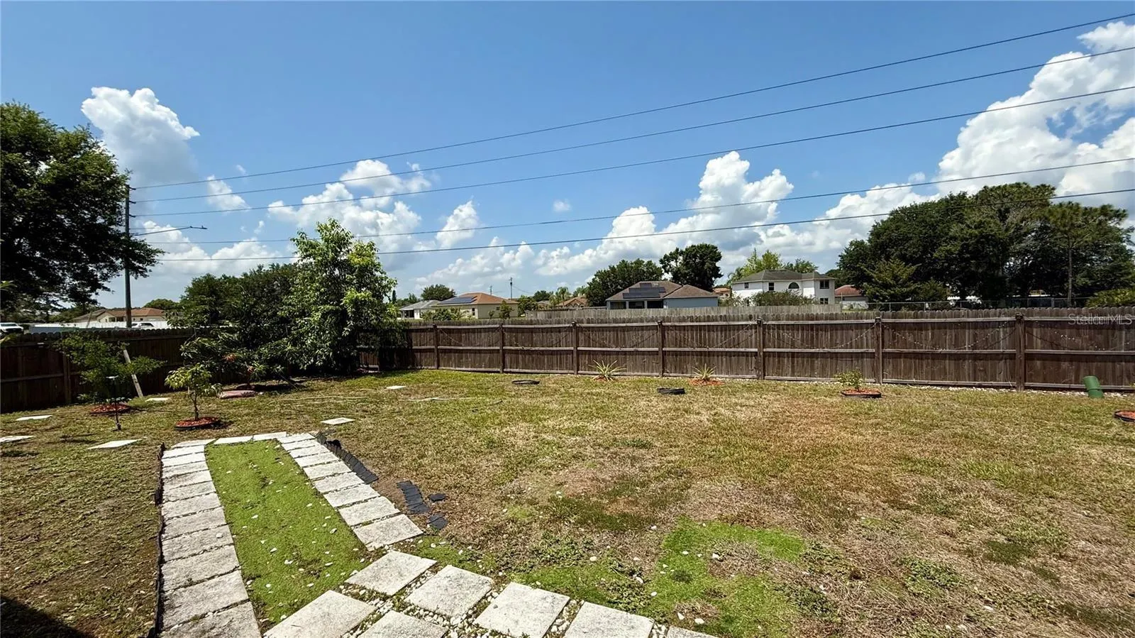 526 MARICOPA DR