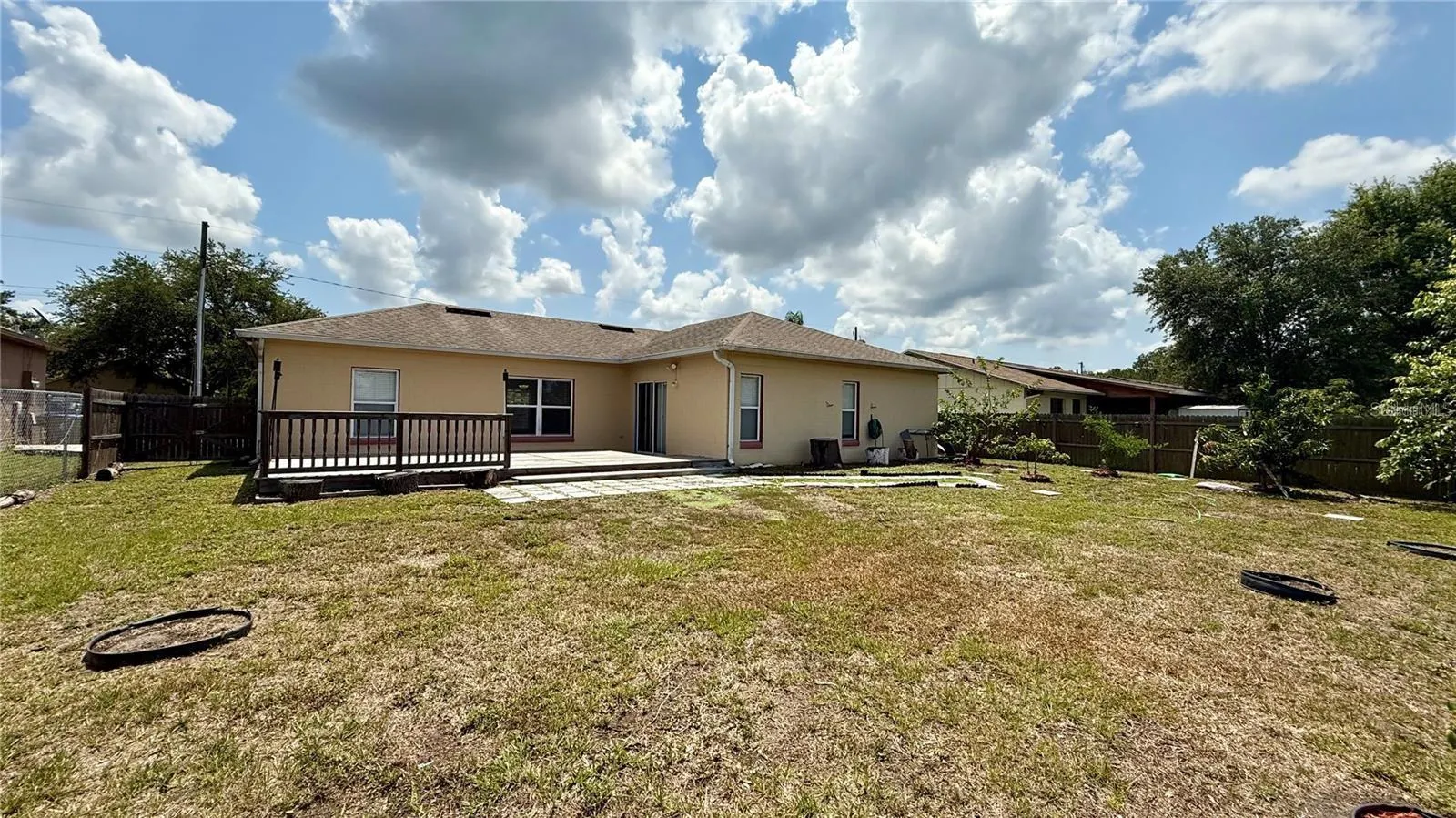 526 MARICOPA DR