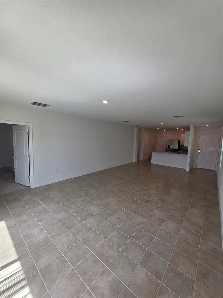 503 WAYLAND DR
