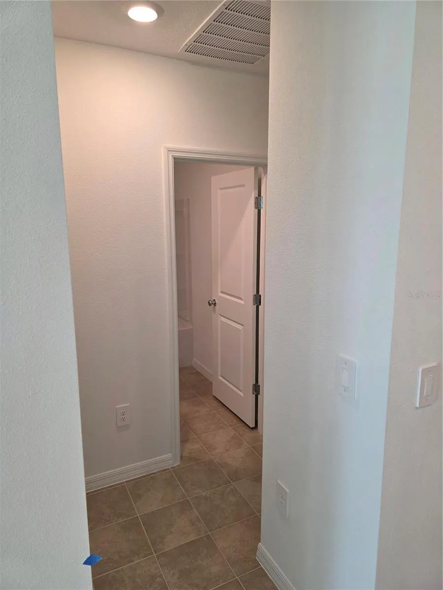 503 WAYLAND DR