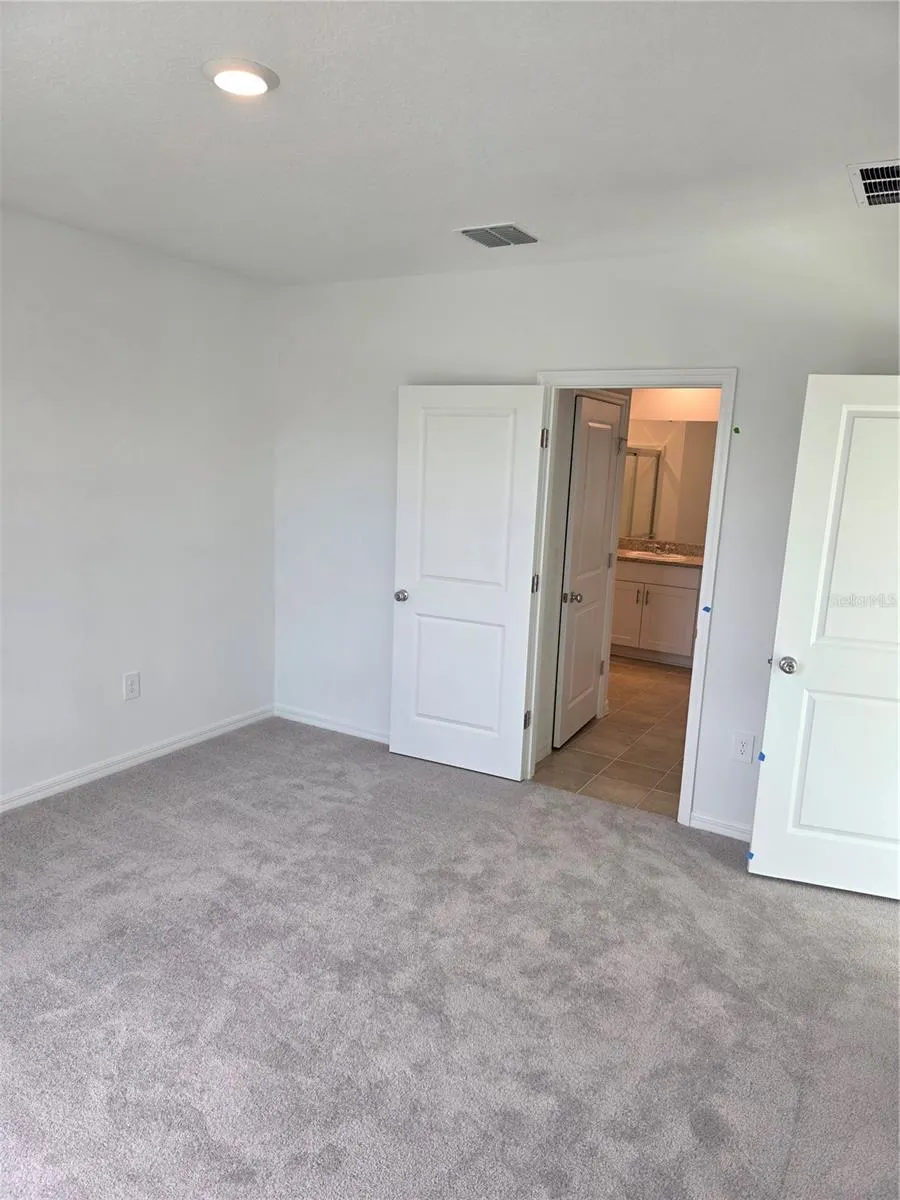 503 WAYLAND DR
