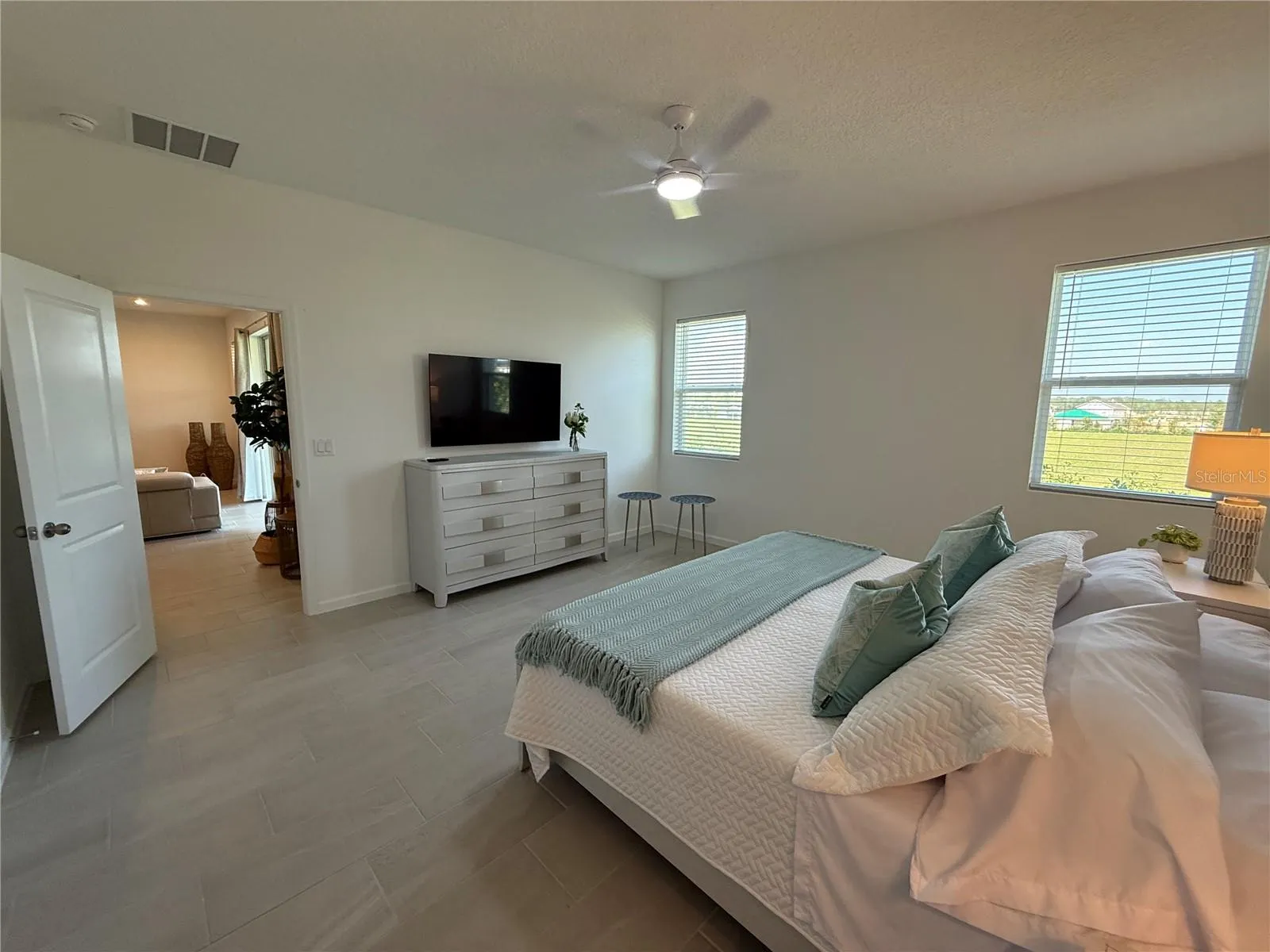 1165 LAKESHORE BREEZE PL