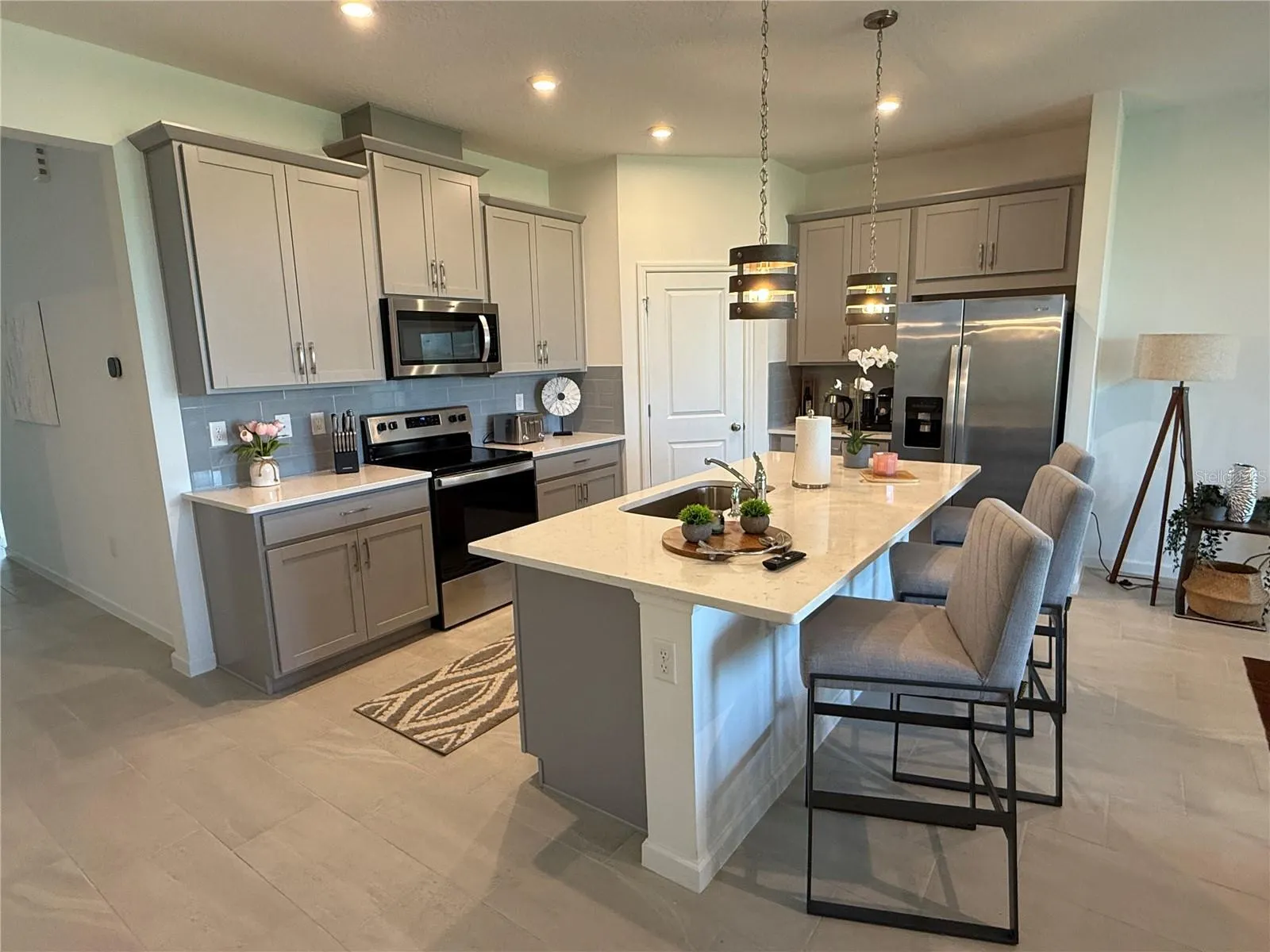 1165 LAKESHORE BREEZE PL