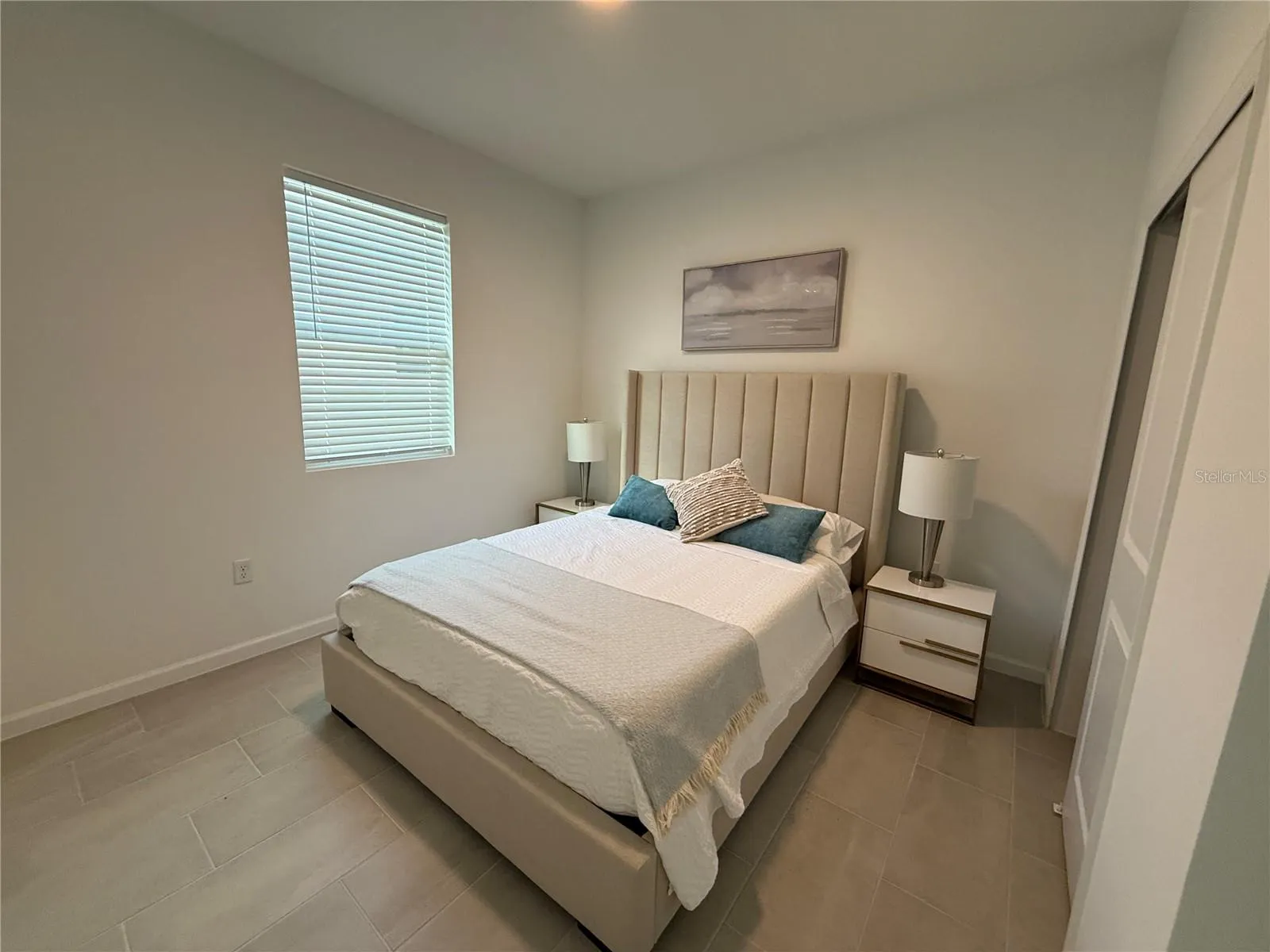 1165 LAKESHORE BREEZE PL