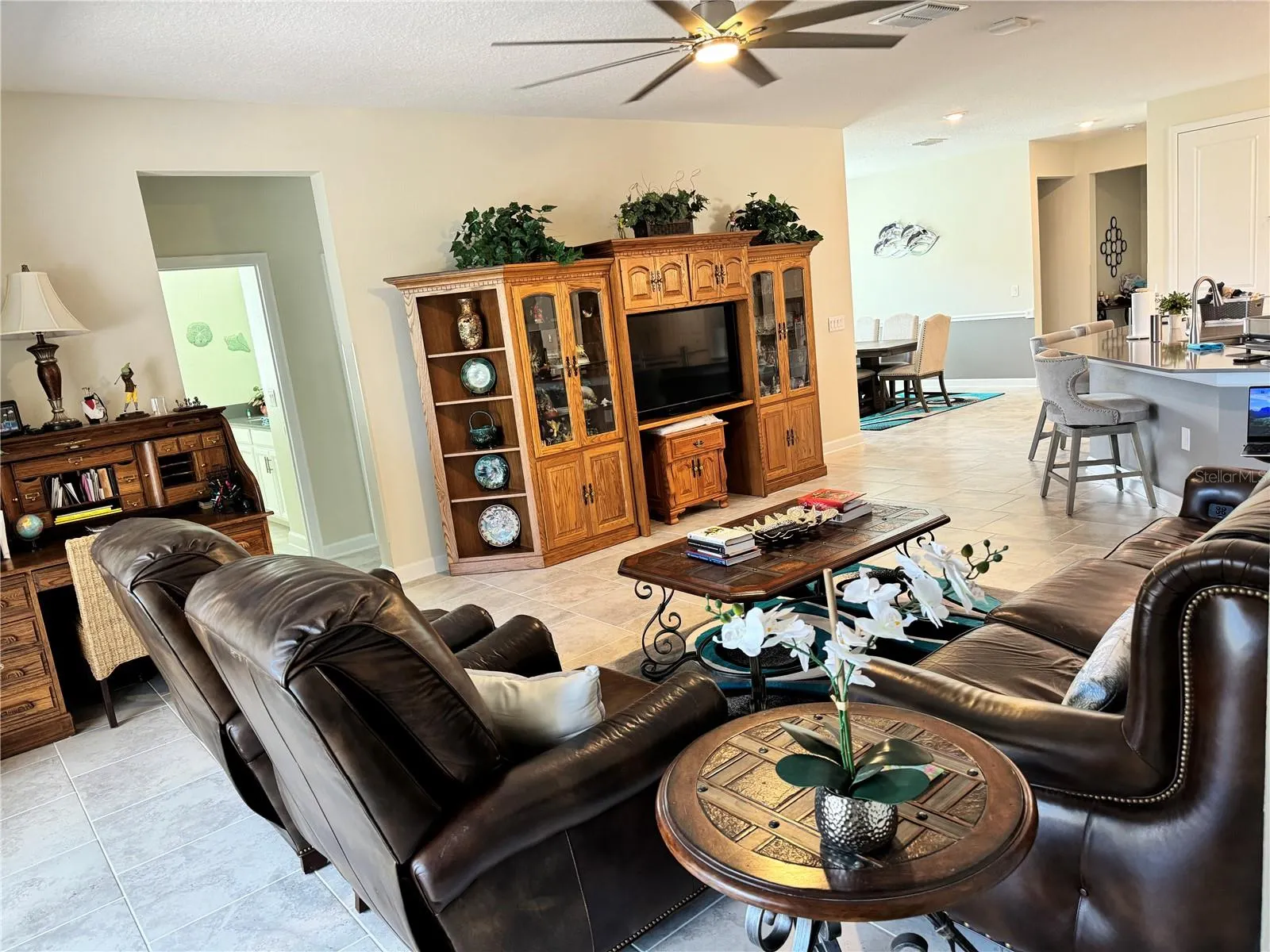 8946 FALLEN OAK DR