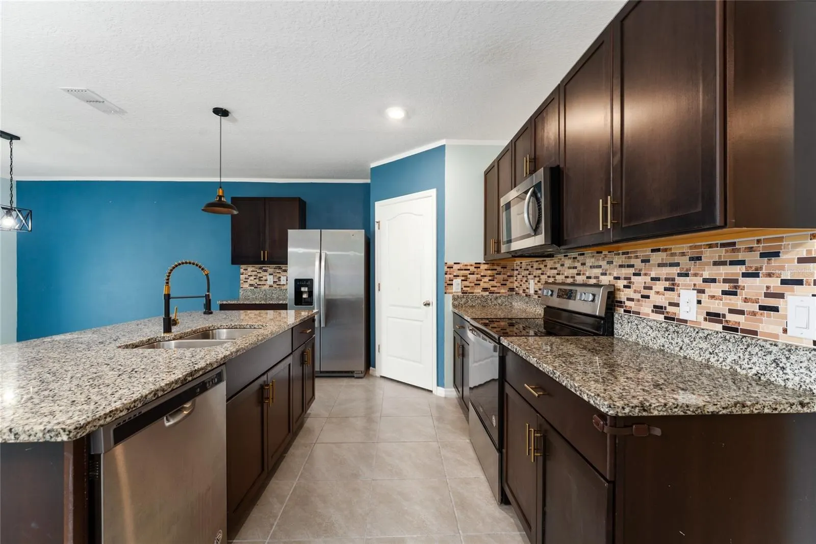 1441 RIVERBOAT DR