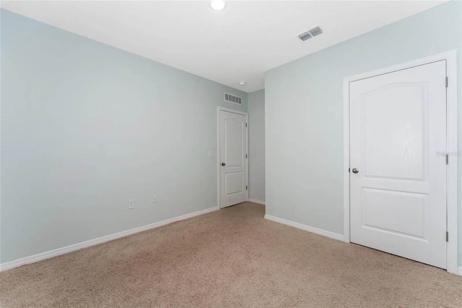 1441 RIVERBOAT DR