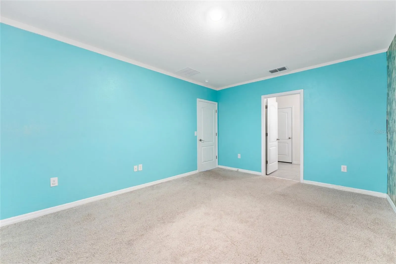1441 RIVERBOAT DR