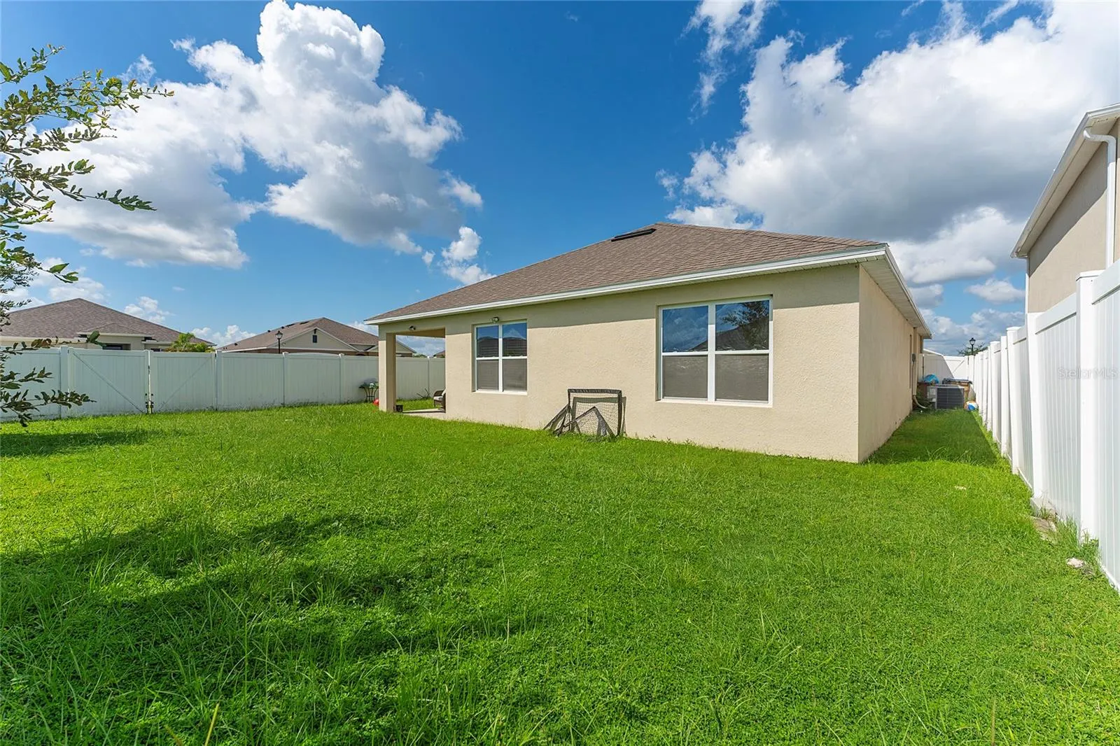1441 RIVERBOAT DR