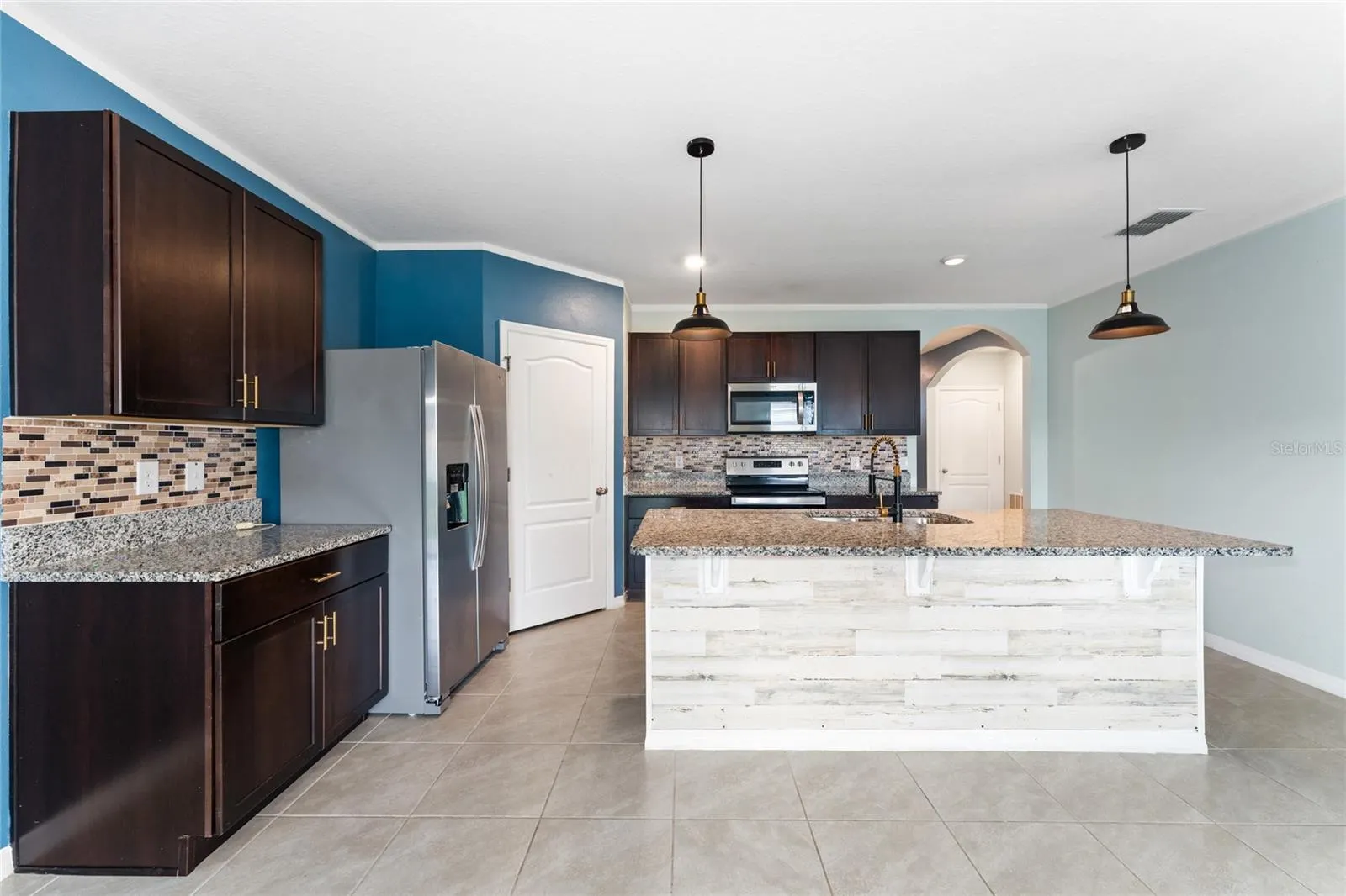 1441 RIVERBOAT DR