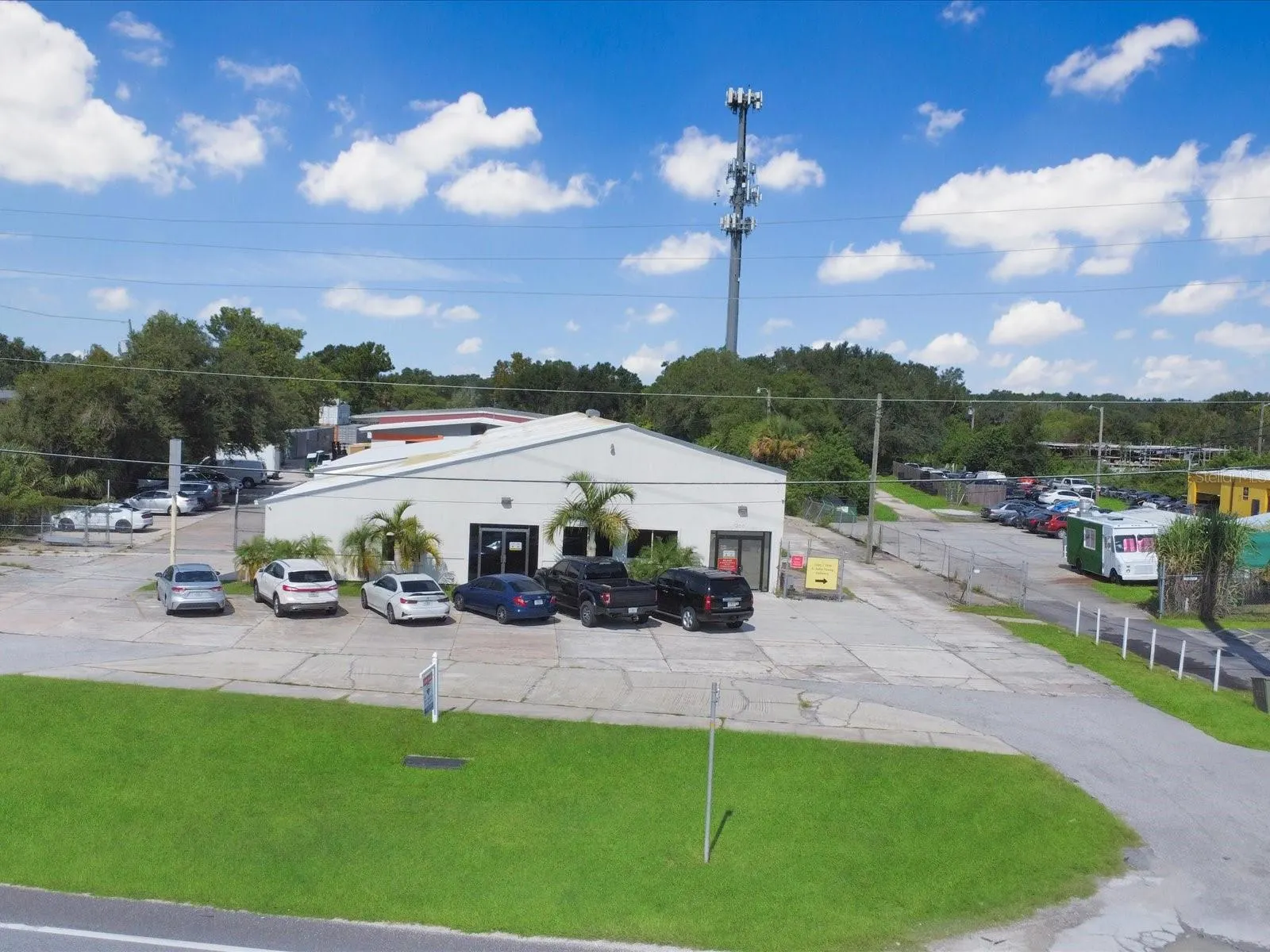 1200 S JOHN YOUNG PKWY