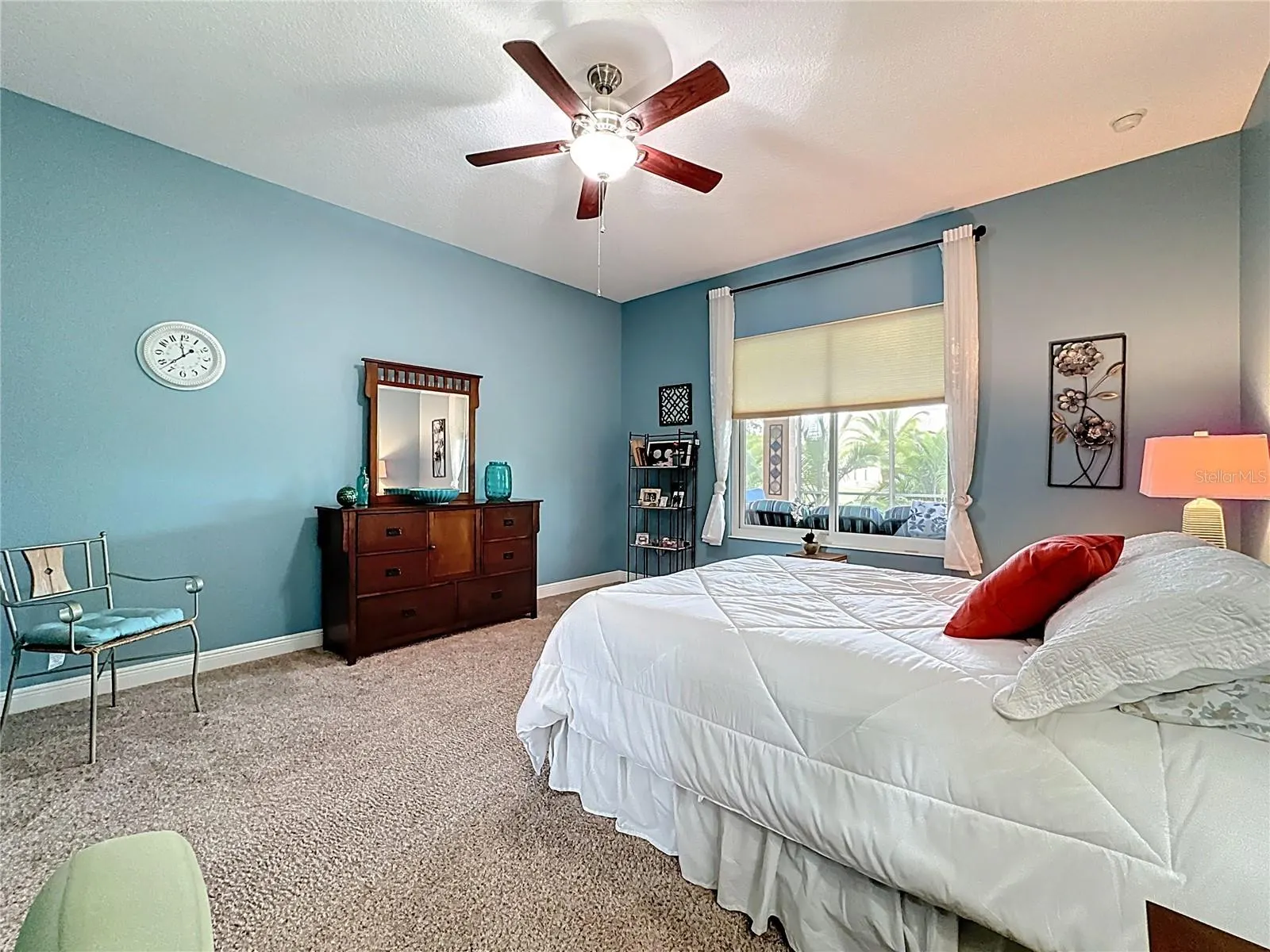 670 CARMEL LN
