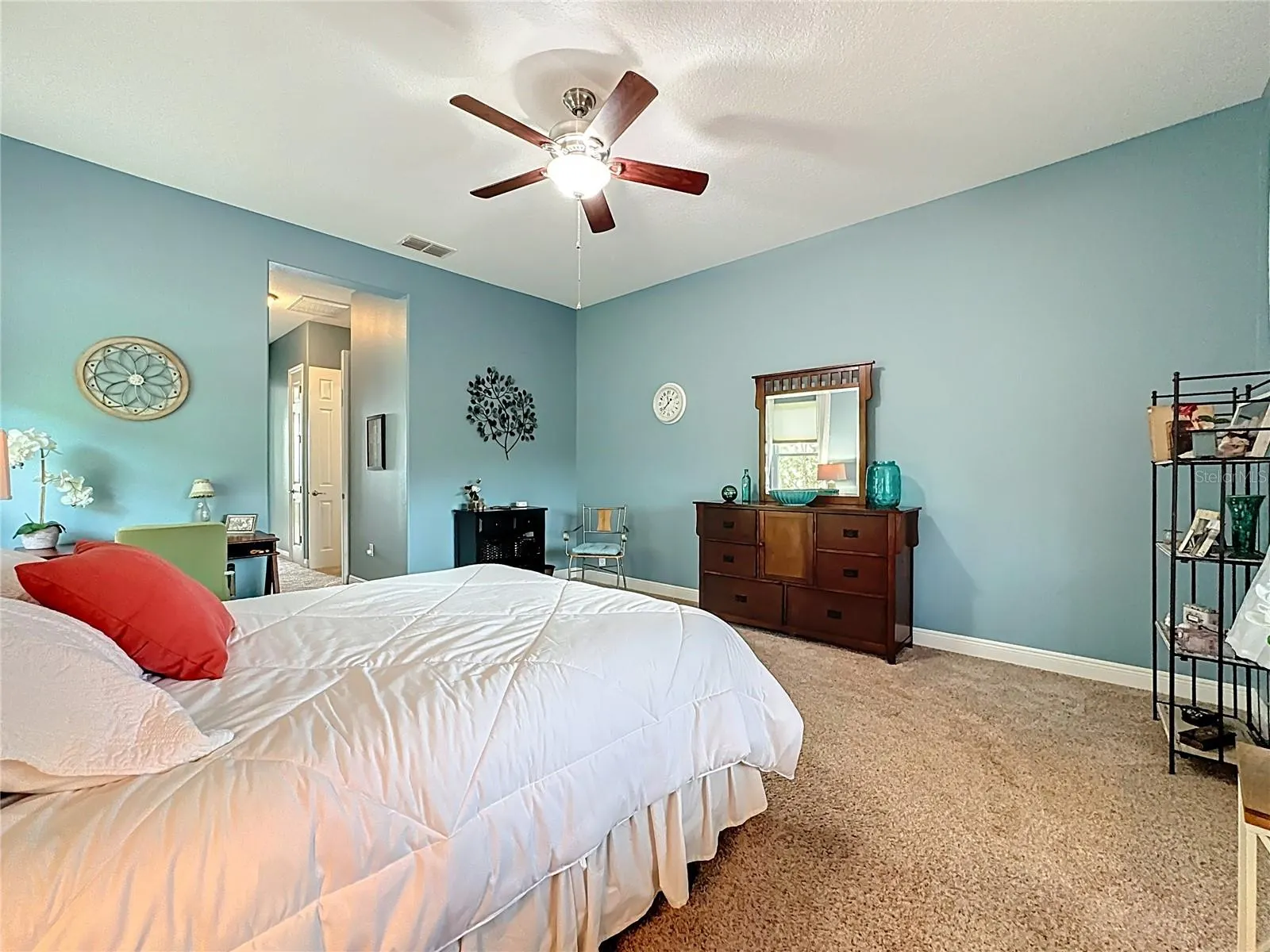 670 CARMEL LN