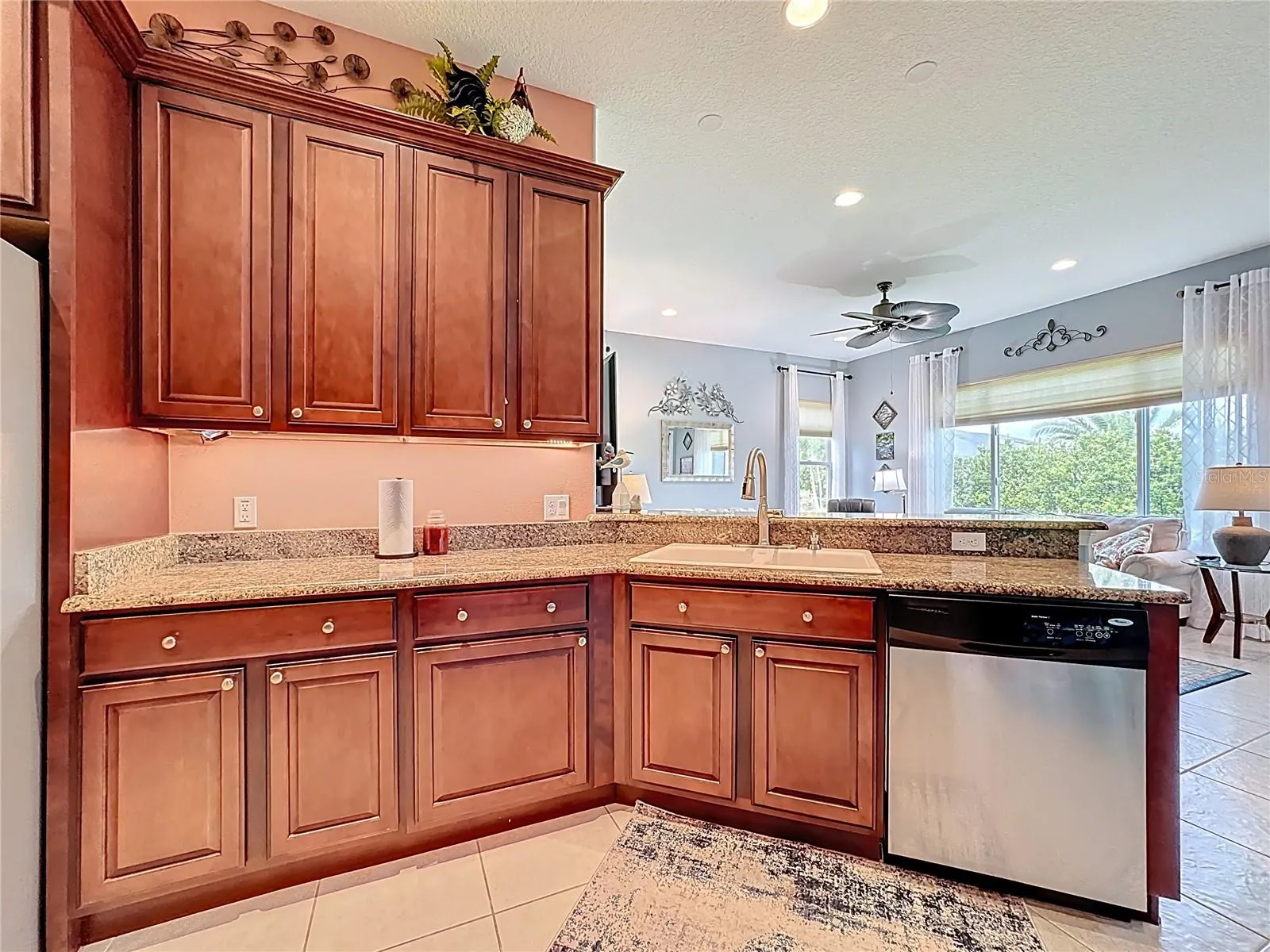 670 CARMEL LN