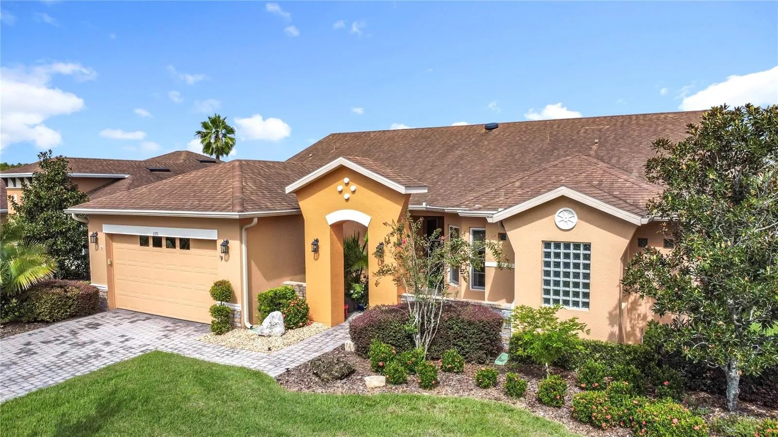 670 CARMEL LN