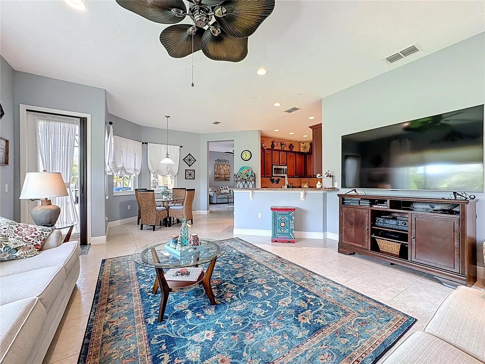 670 CARMEL LN