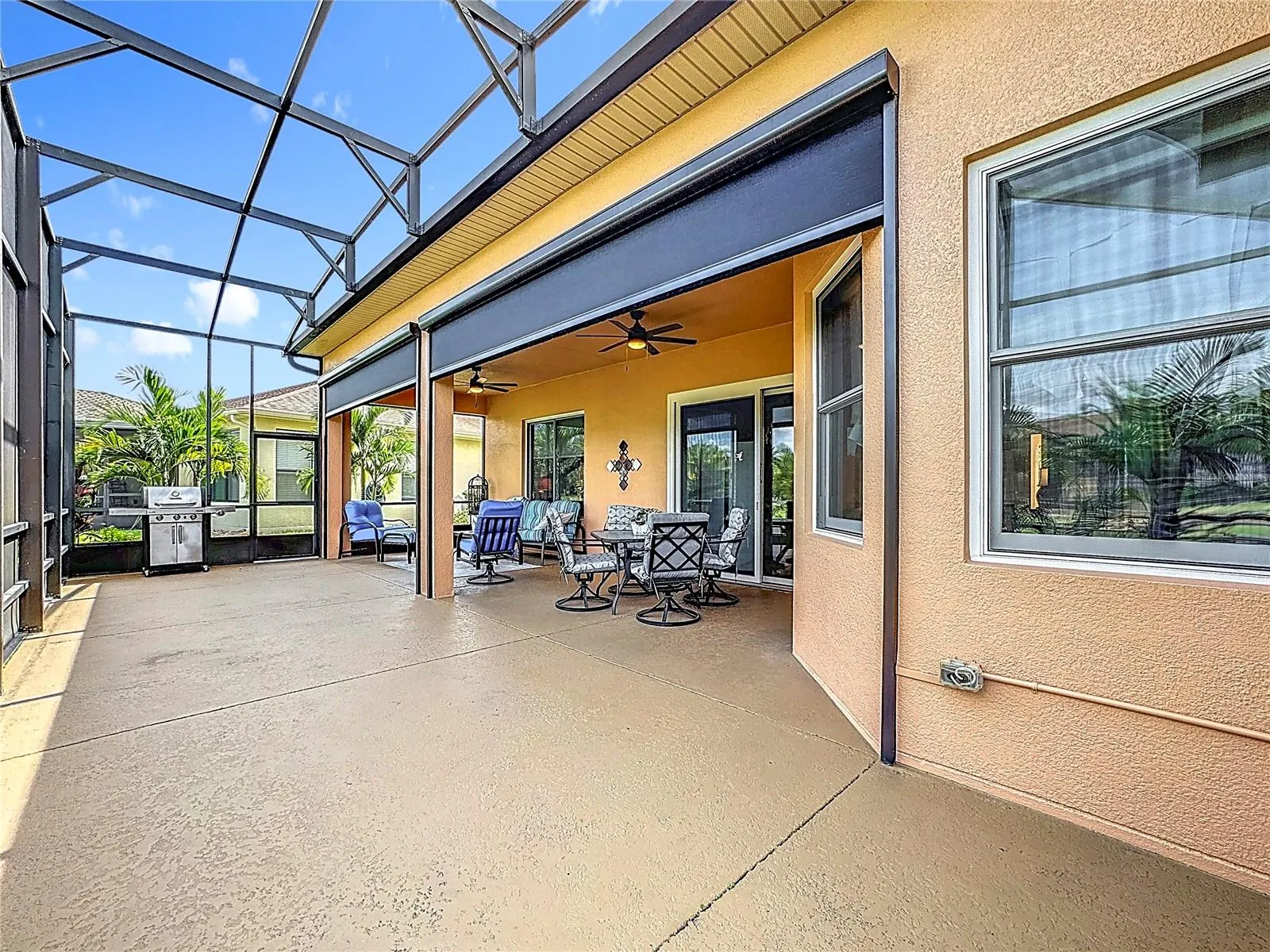 670 CARMEL LN
