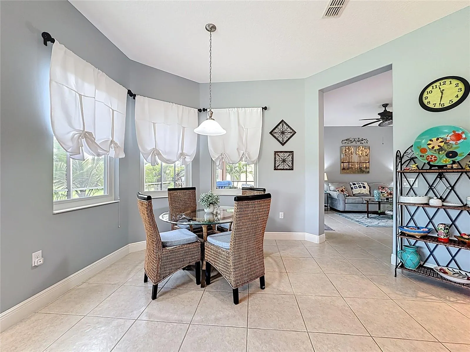 670 CARMEL LN