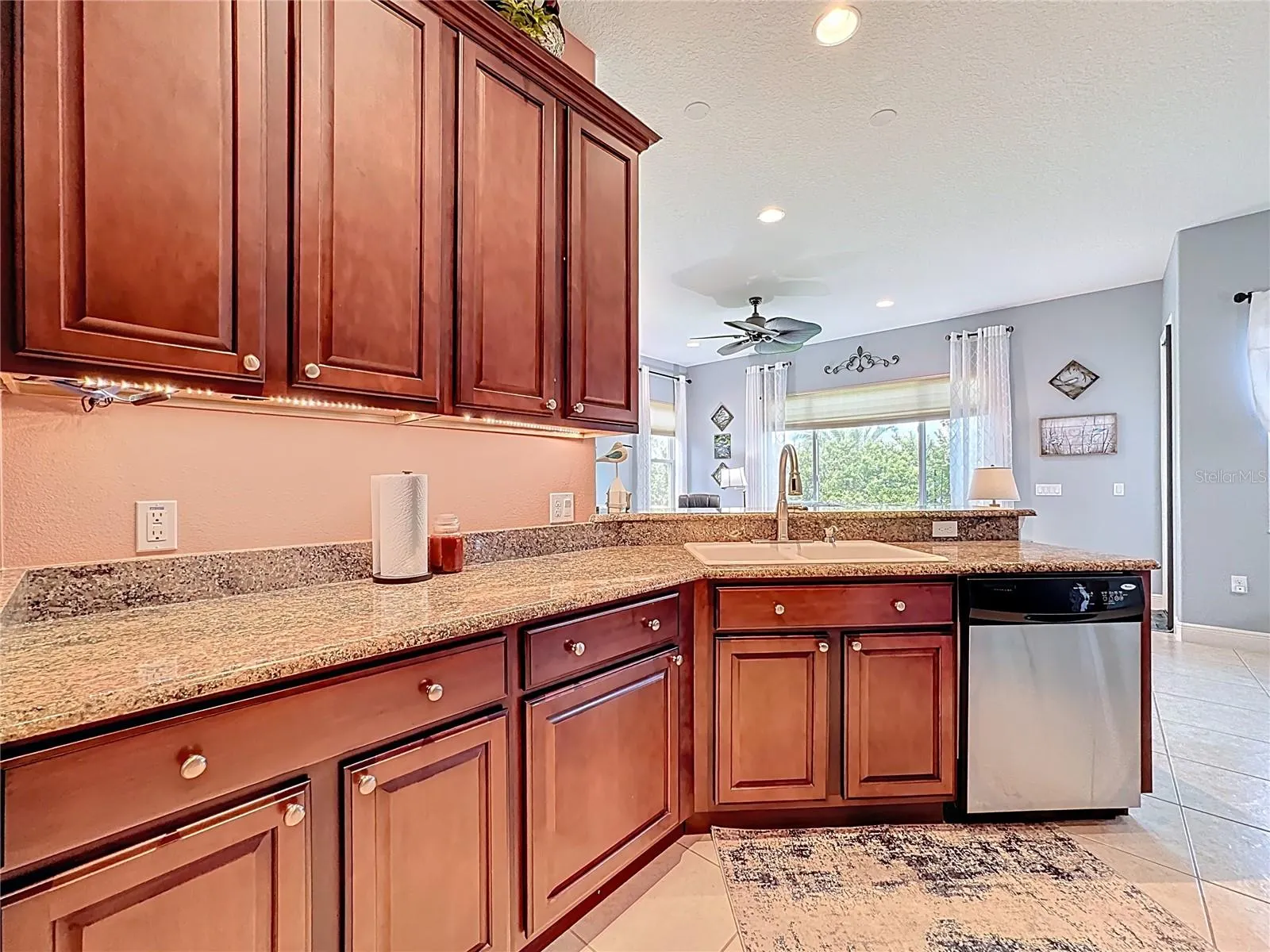670 CARMEL LN