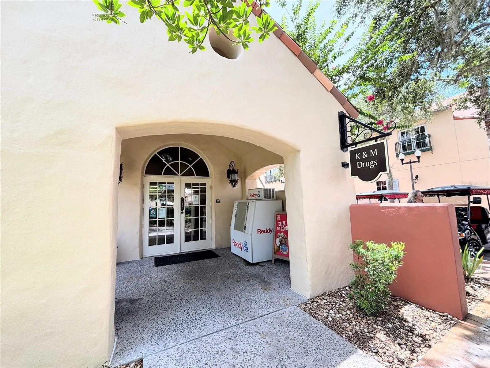 670 CARMEL LN