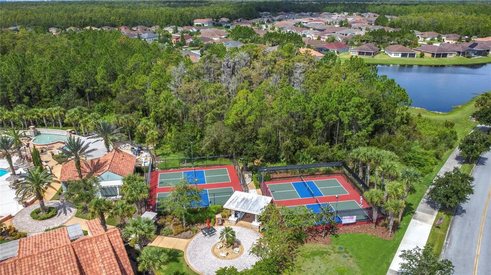 670 CARMEL LN