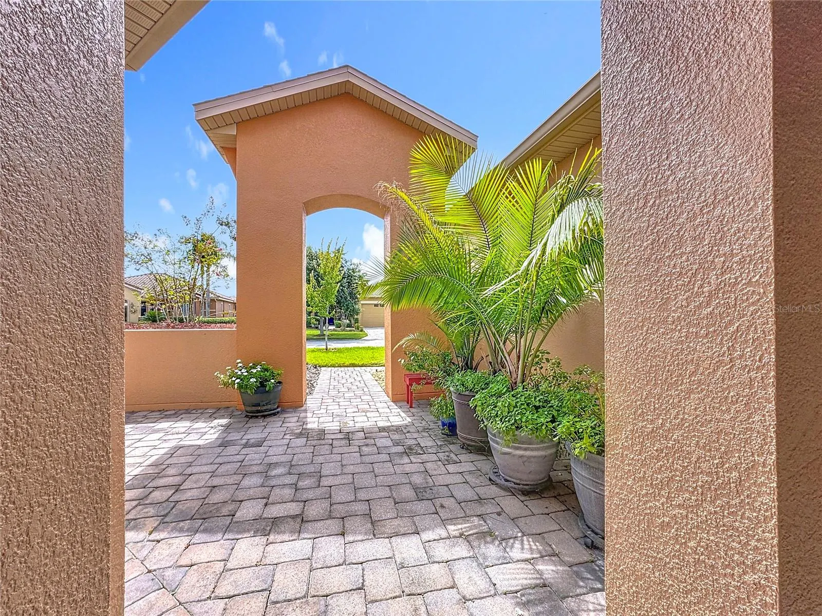 670 CARMEL LN
