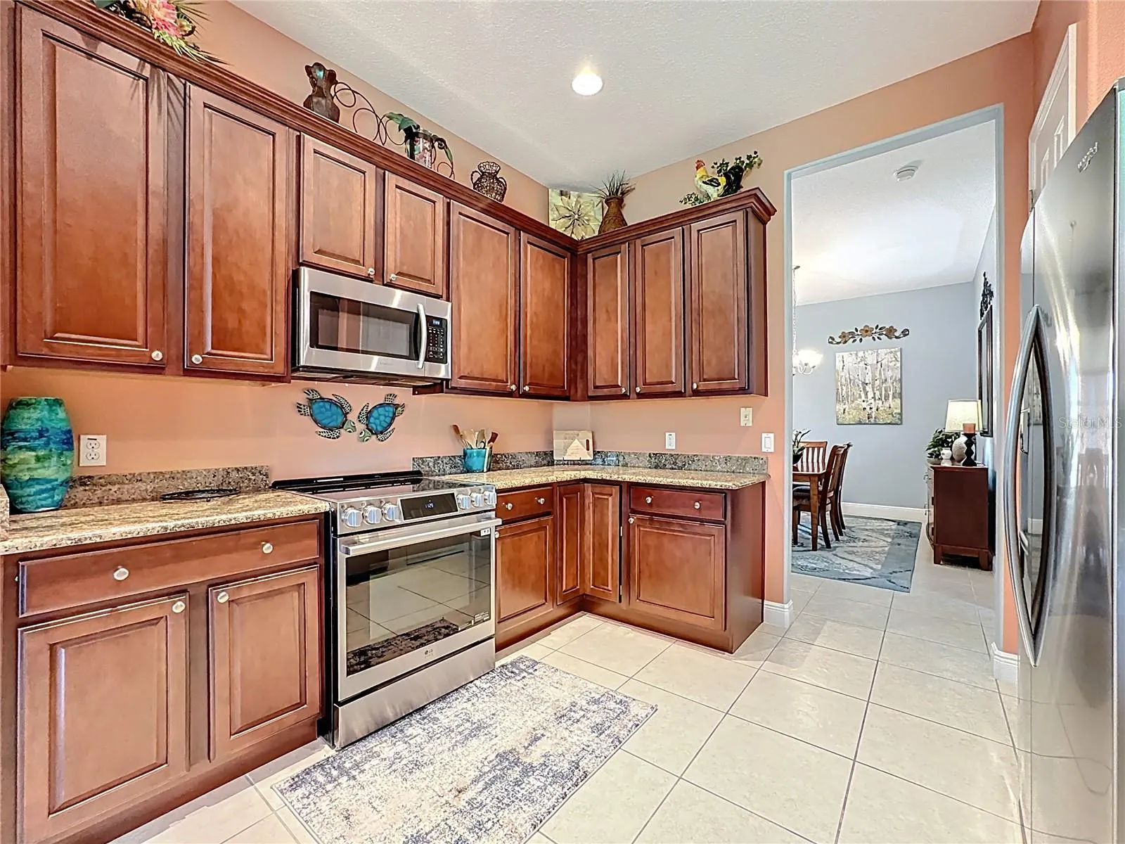 670 CARMEL LN
