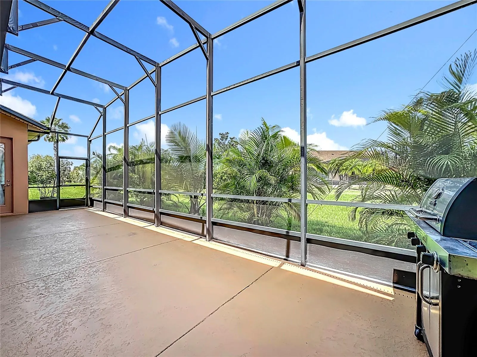 670 CARMEL LN