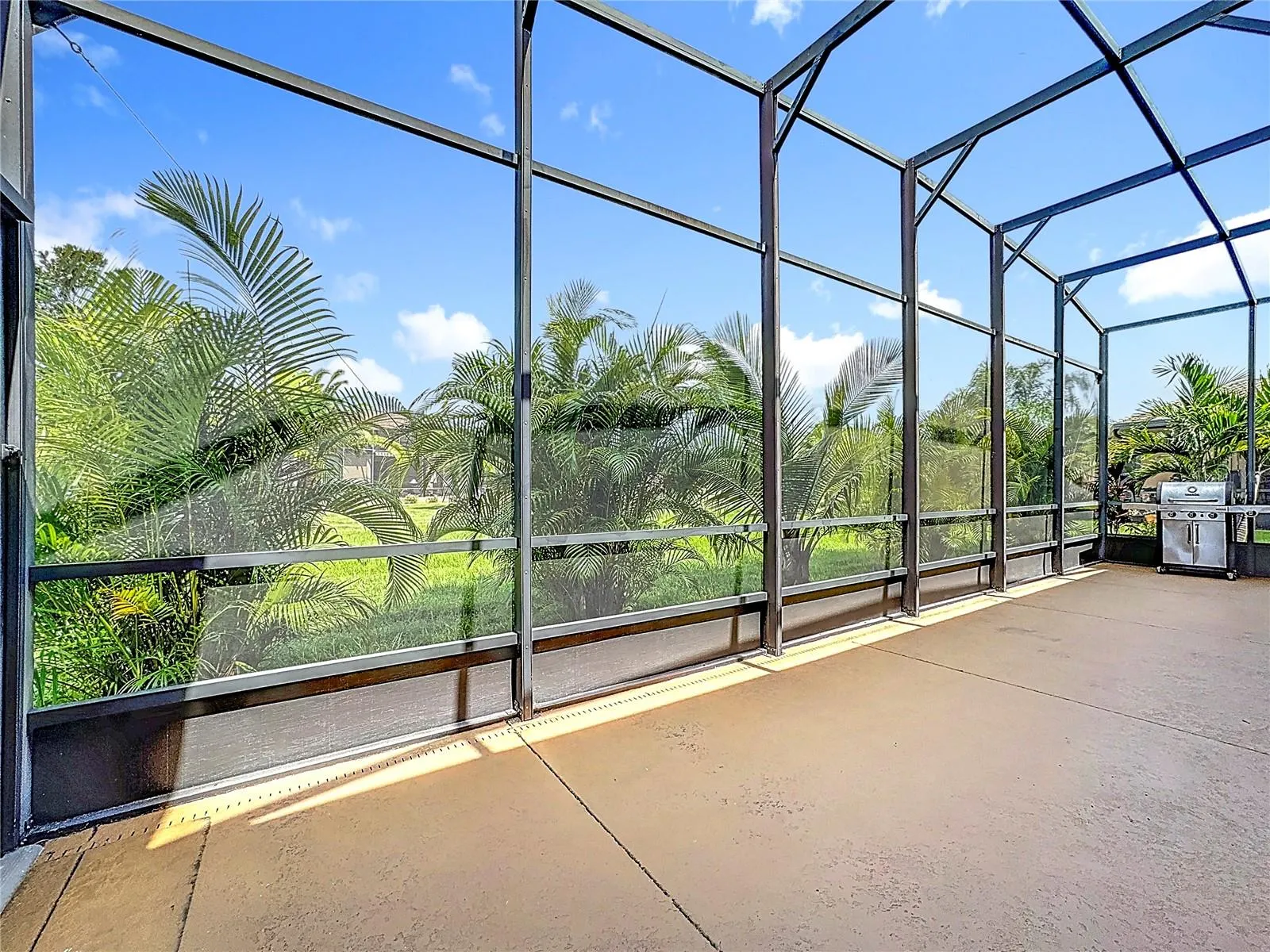 670 CARMEL LN