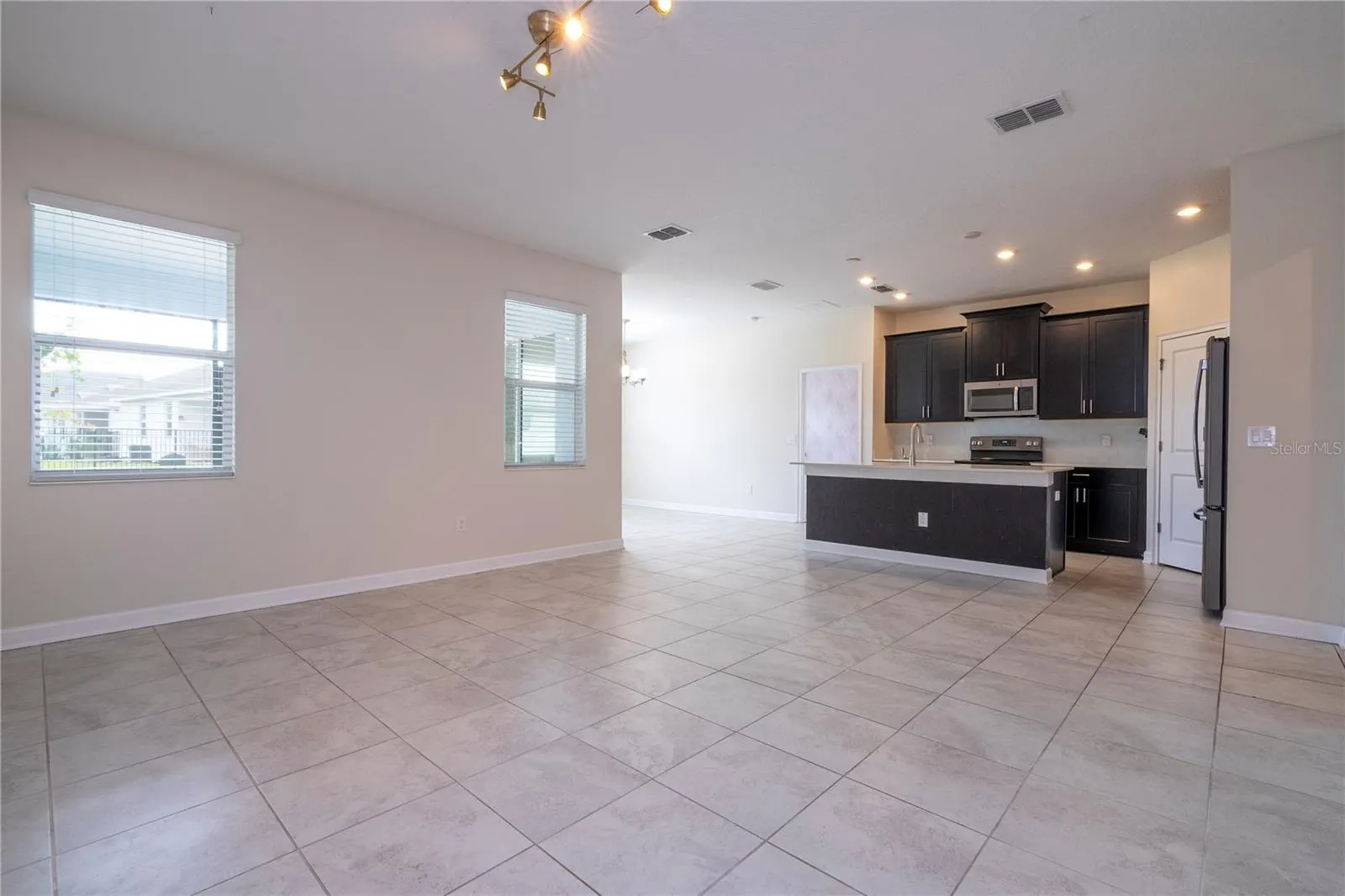3043 BEAVER CREEK DR