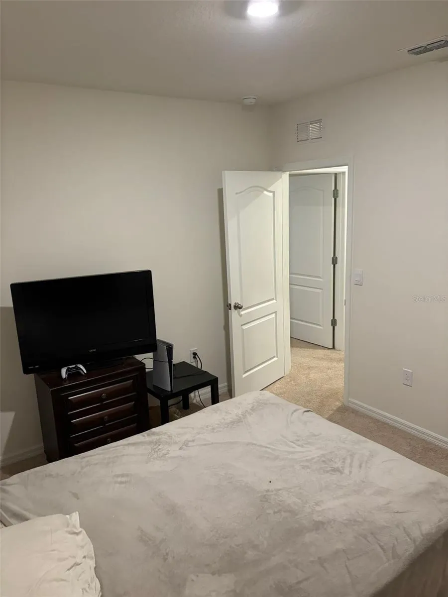 1349 DAISY FIELD DR