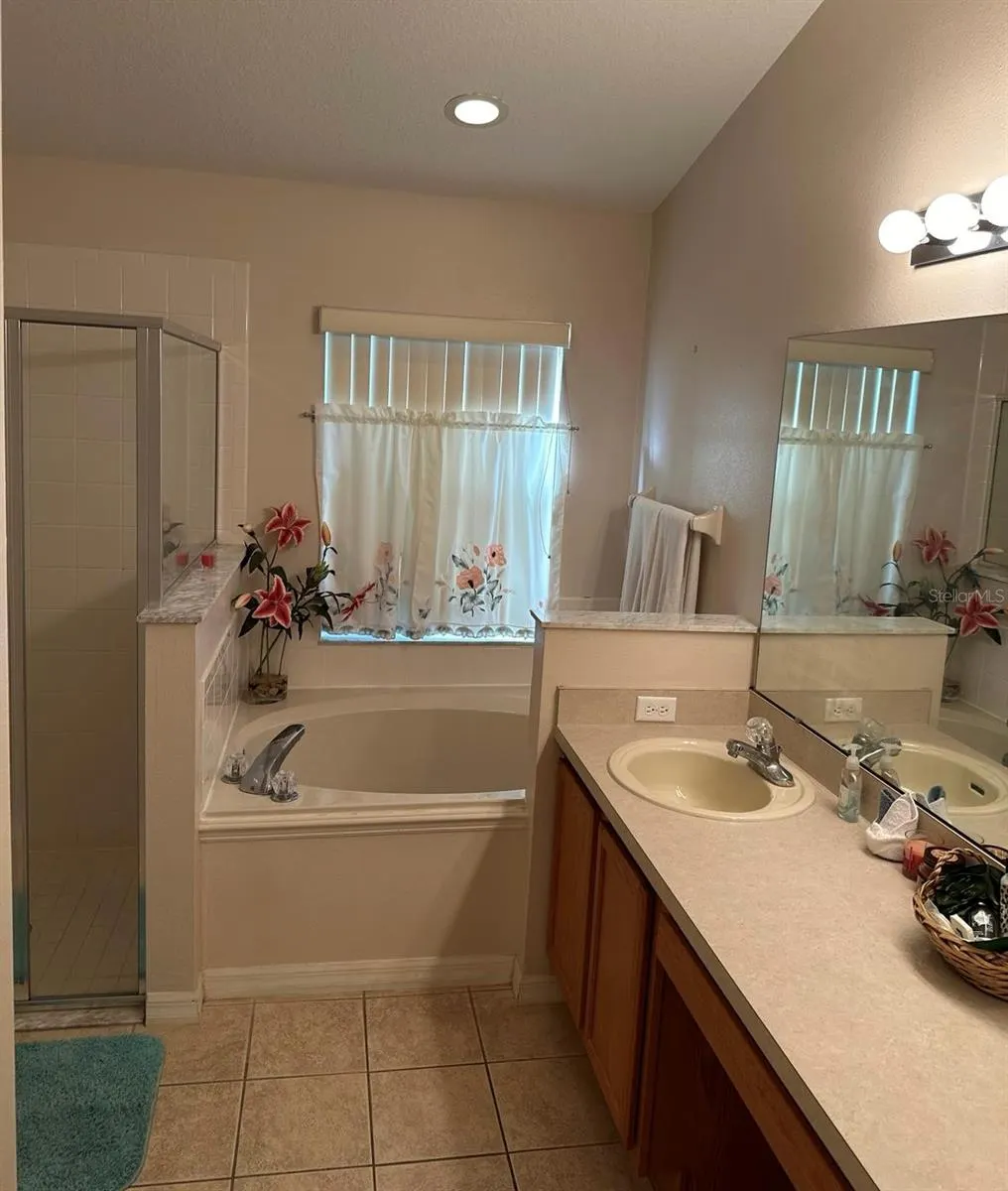 856 CASSIA DR