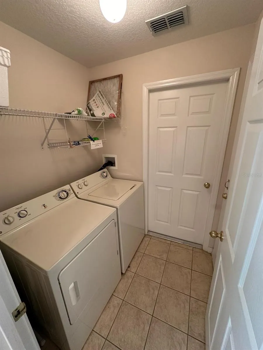 856 CASSIA DR
