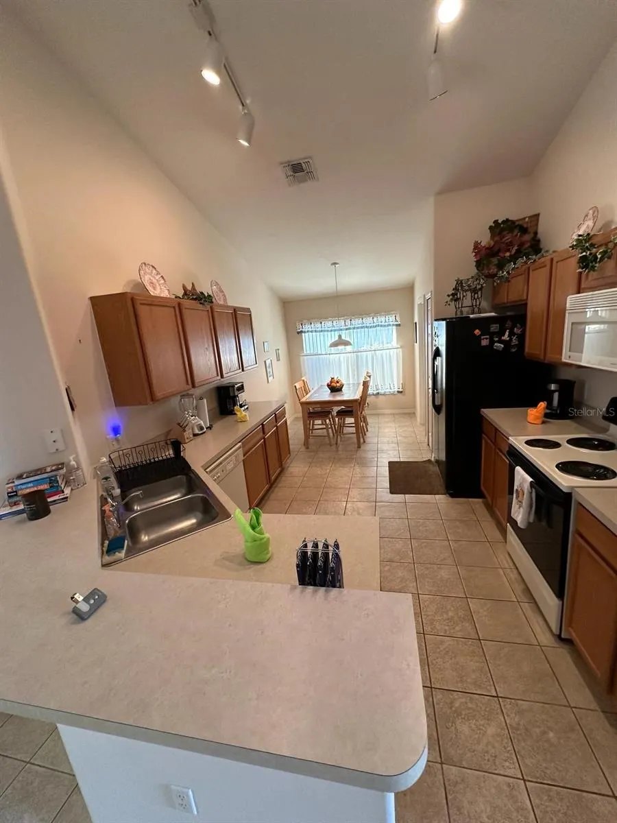 856 CASSIA DR