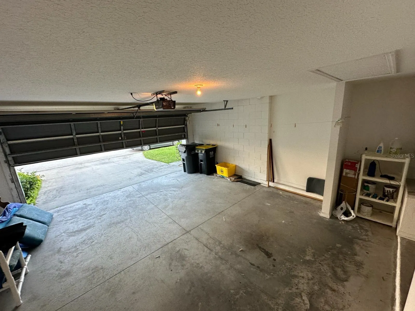 856 CASSIA DR