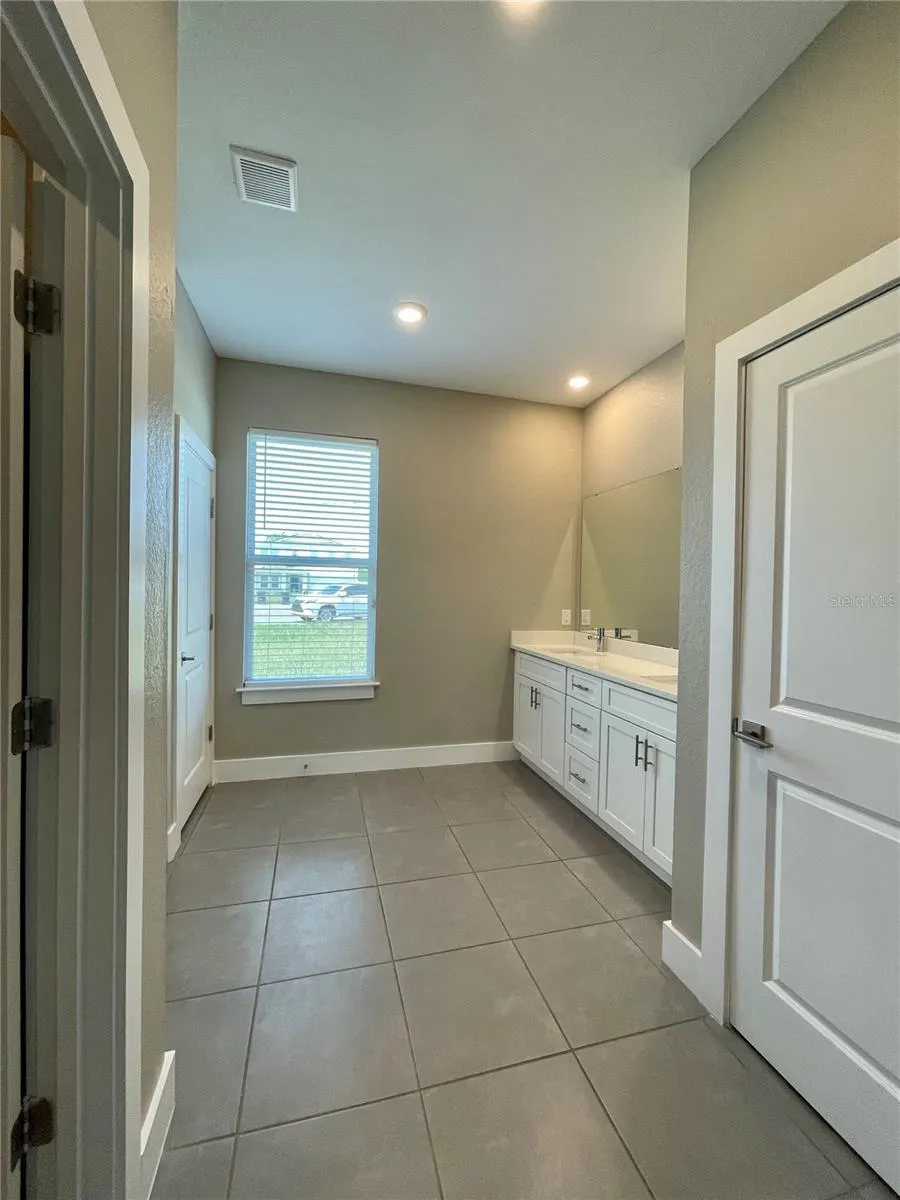 302 SALMON WAY