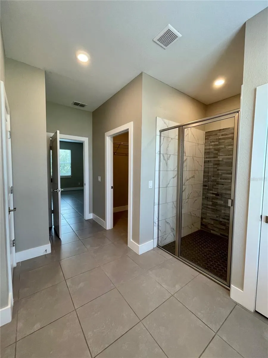 302 SALMON WAY