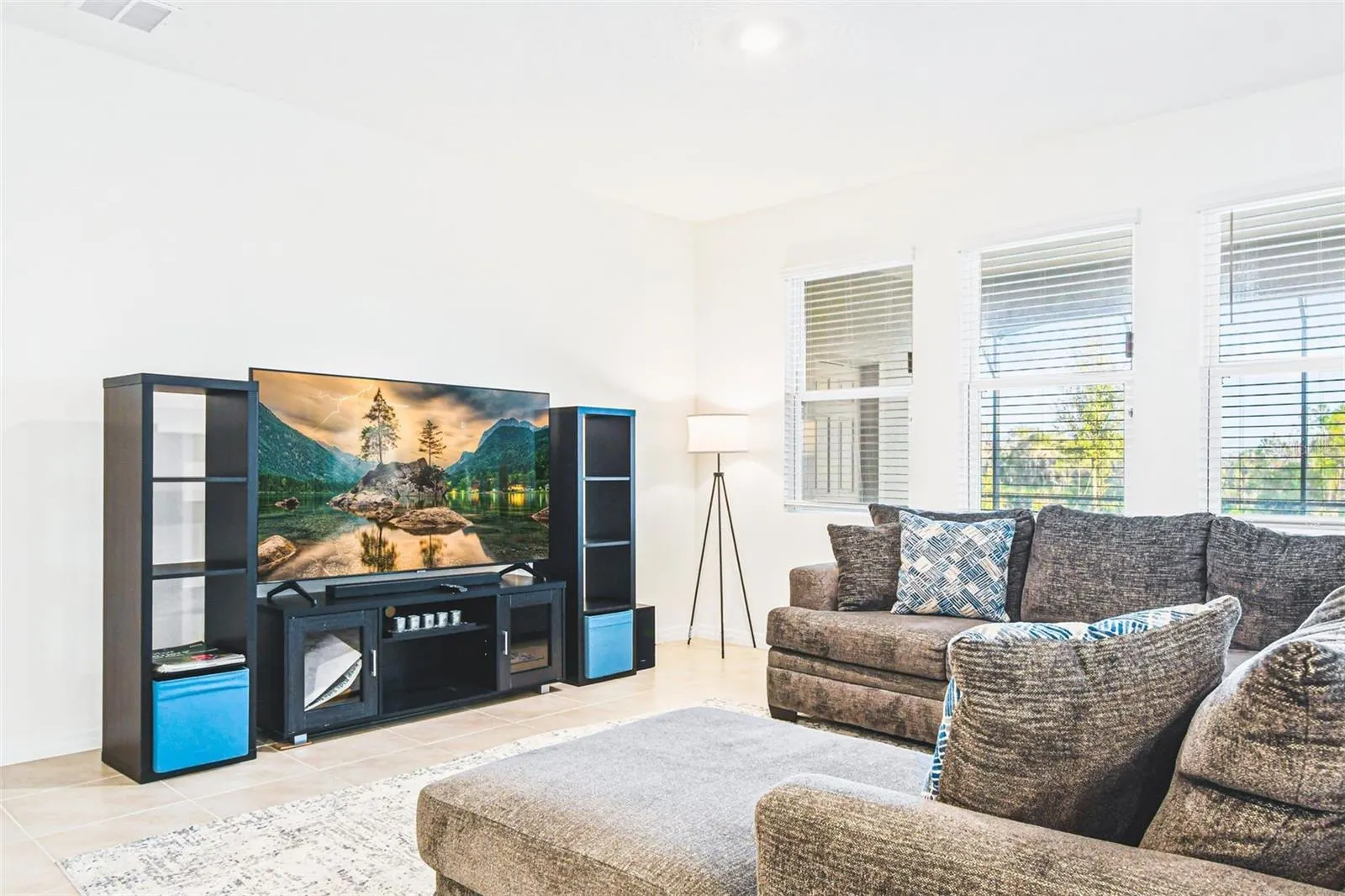 7619 OAKMOSS LOOP