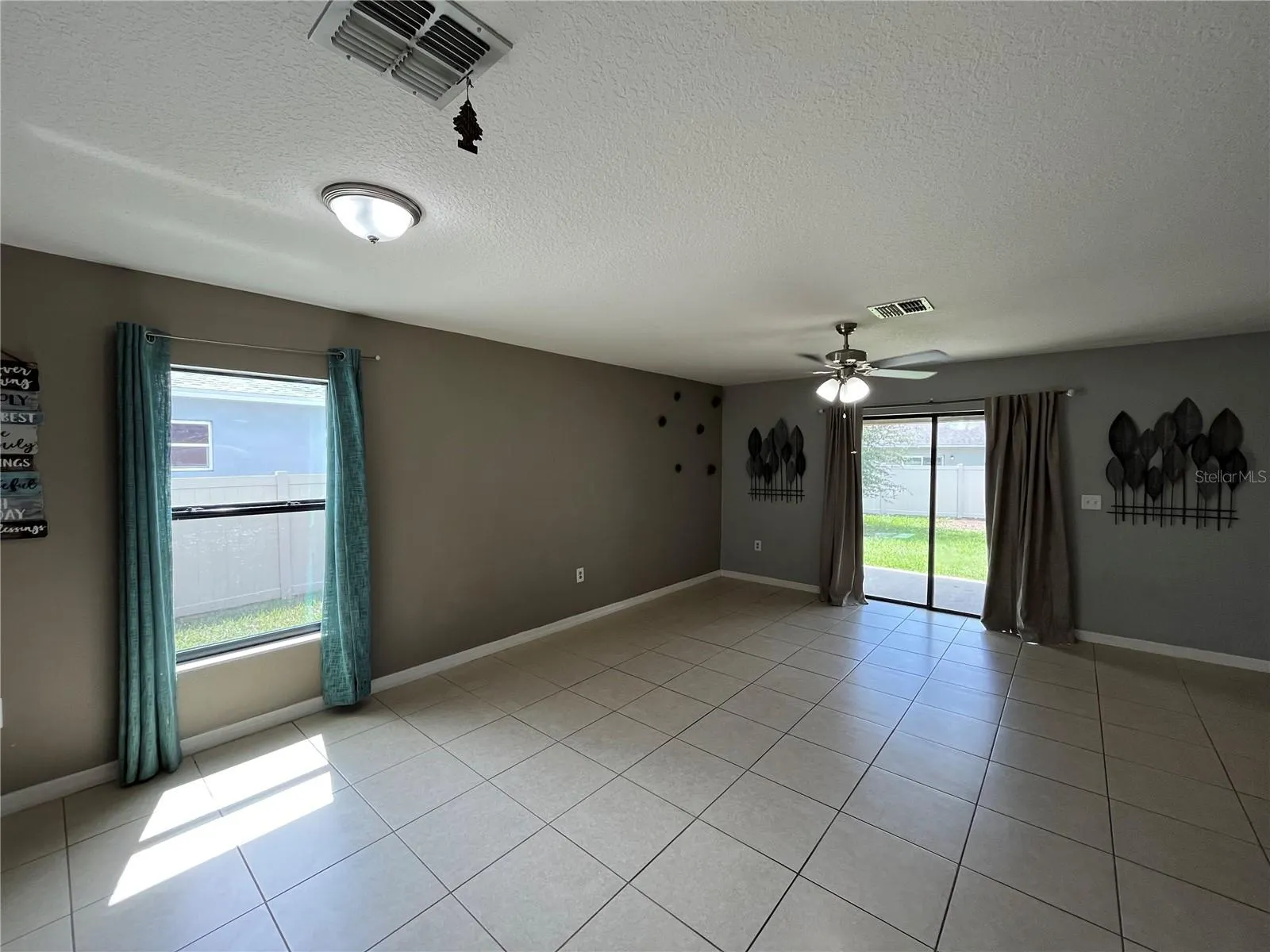 2121 HIBISCUS PL