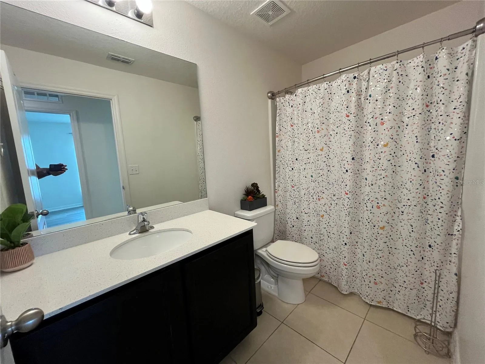 2121 HIBISCUS PL