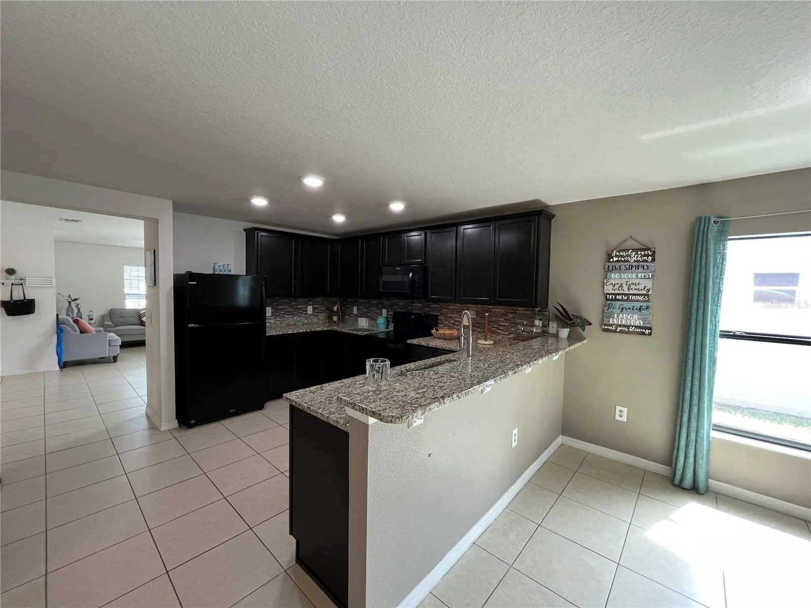 2121 HIBISCUS PL