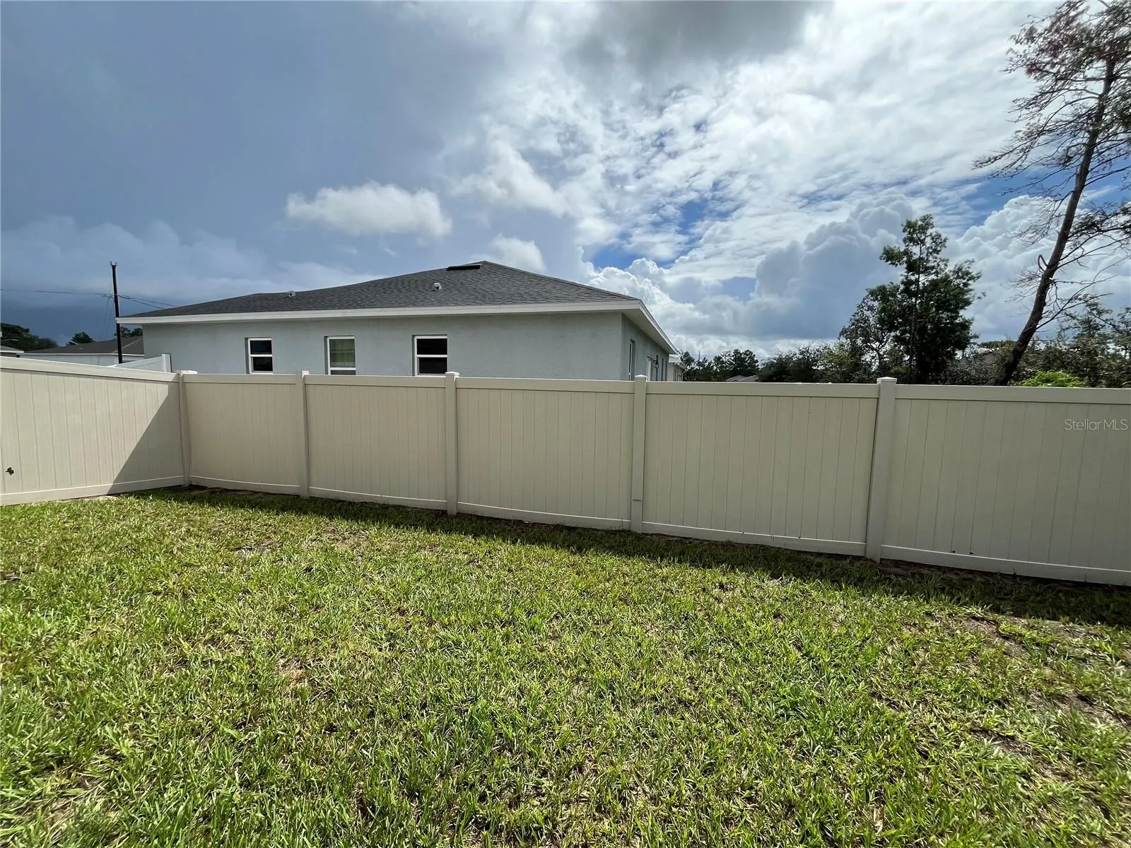 2121 HIBISCUS PL