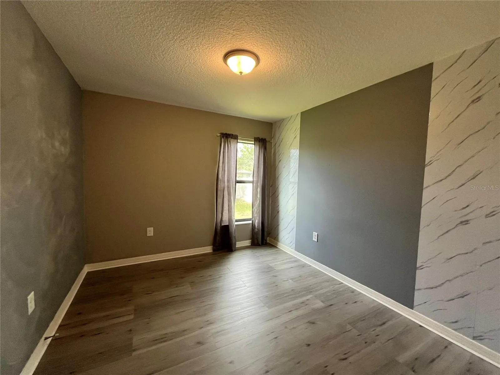 2121 HIBISCUS PL