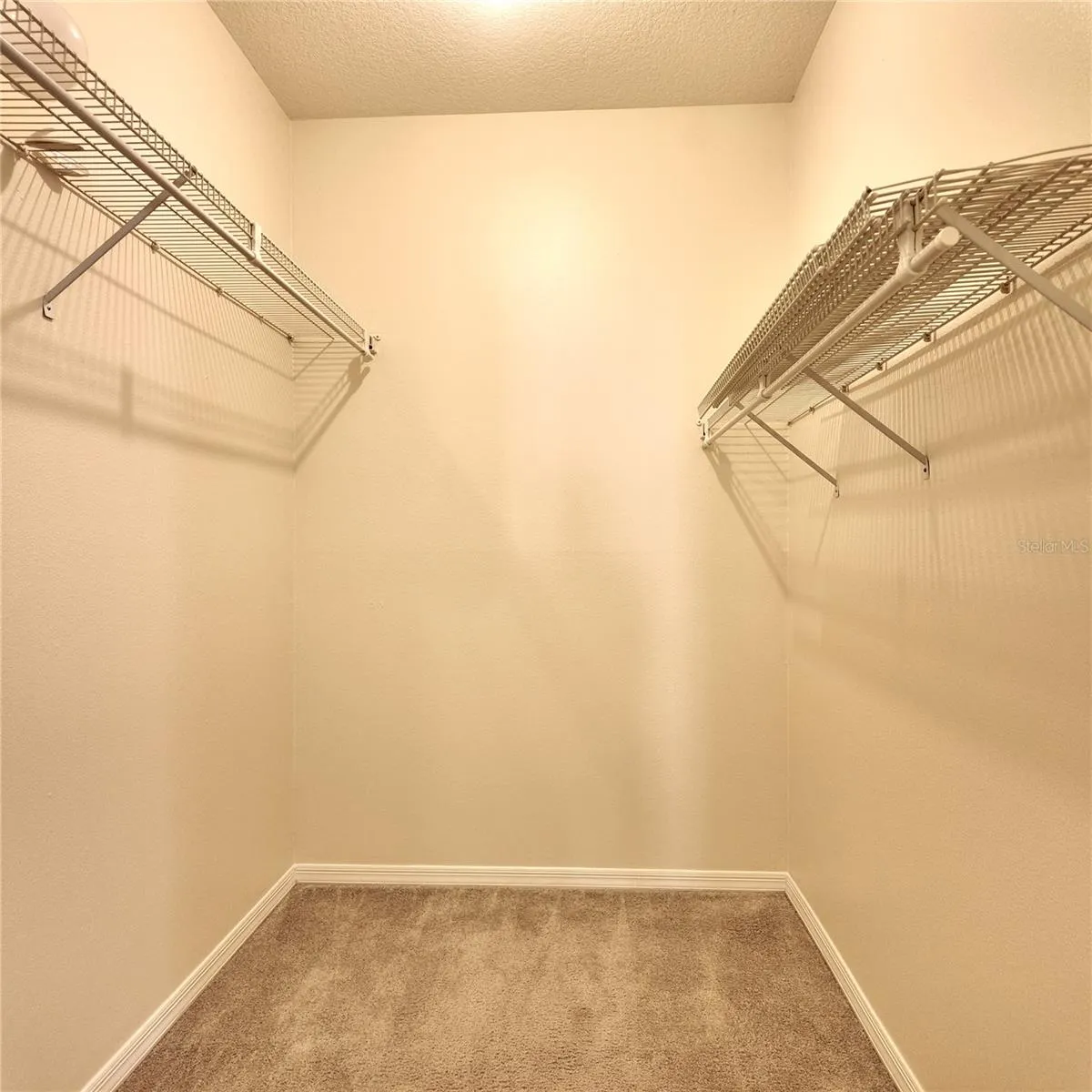 946 BERWICK DR