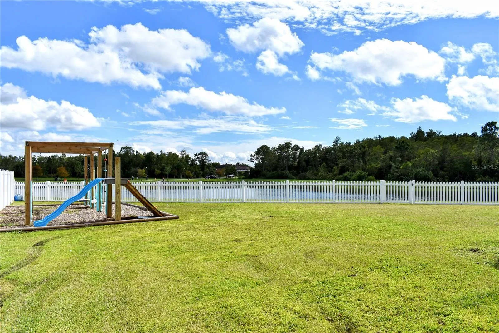 607 GRASSHOPPER CT